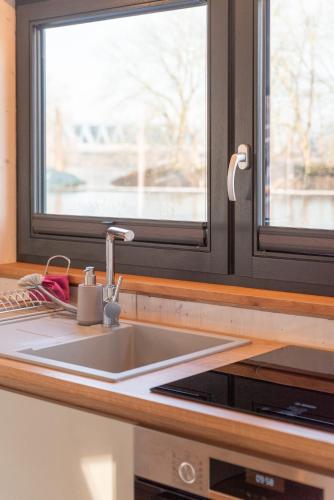 Geräumige, hochwertiges Hausboot PETITE mit Kamin, Hamburgo (foto 3)