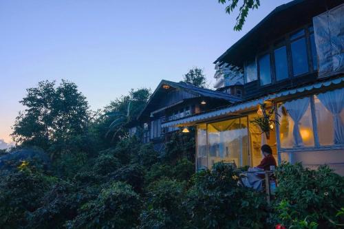 Cú Trên Cây Homestay - 숙소 외관