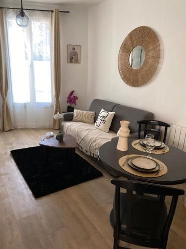 Fully-equipped studio Paris Disneyland RER E RER A in Le Perreux-sur-Marne