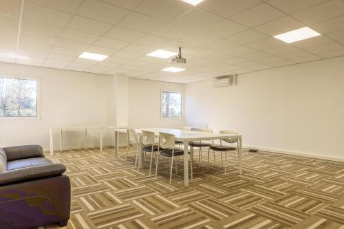 共用Lounge/電視區, L'îlot Narrossais - Idéal Curistes - 6 (L'ilot Narrossais - Ideal Curistes - 6) in 納羅塞