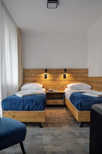Standard Family Room image 7