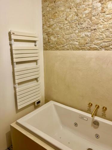 ห้องน้ำ, Charmante maison de village dans le Luberon in โบมง-เดอ-เปอร์ตุย