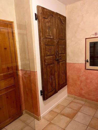 ห้องน้ำ, Charmante maison de village dans le Luberon in โบมง-เดอ-เปอร์ตุย