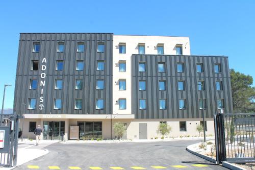 Adonis le Castellet