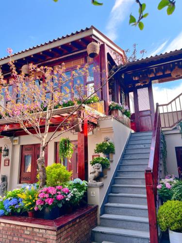 ジンシャン ガーデン ホテル (北京紅壇景山花園酒店)