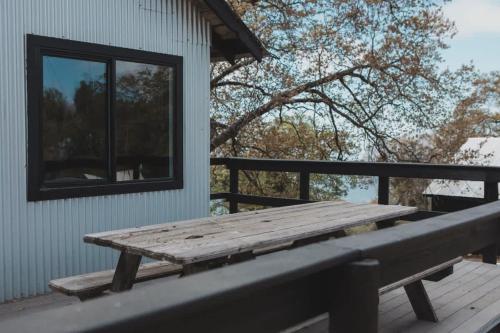 Secluded rustic 2-bedroom cabin on private land in Dunlap