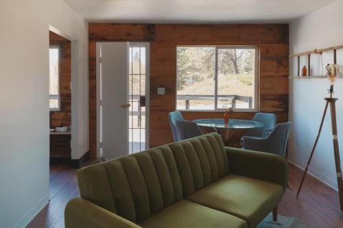 Secluded rustic 2-bedroom cabin on private land in Dunlap