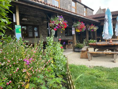 Cross Keys Inn - image 8