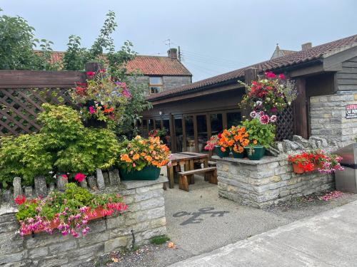 Cross Keys Inn - image 9