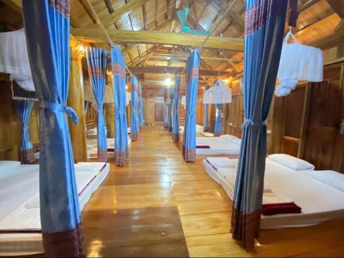 Bed in 10-Bed Mixed Dormitory Room image 1