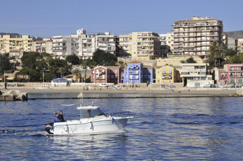 Two-Bedroom Apartment with Sea View image 7