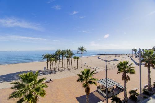 Two-Bedroom Apartment with Sea View image 3