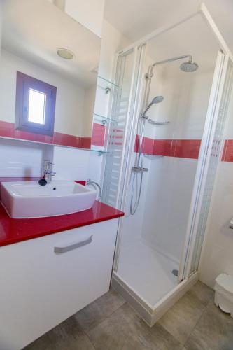 Two-Bedroom Apartment with Sea View image 2