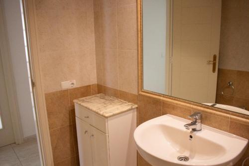 Two-Bedroom Apartment (5 Adults) image 10