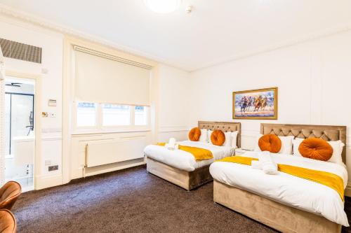 Mayfair Residences - image 11