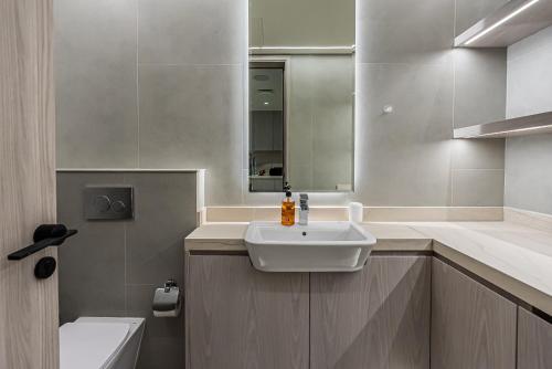Elegant 1BDR apartment in JVC - image 12