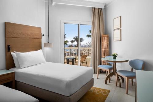 DoubleTree by Hilton Sharks Bay Resort Room Type - Beachside Twin Premium Room - Sea View