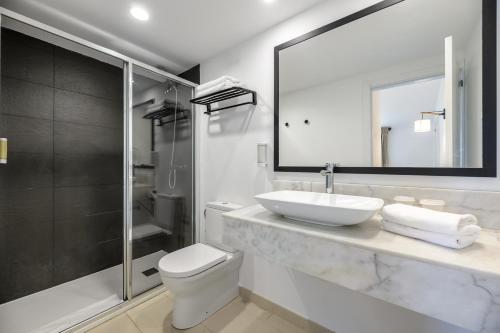 Superior Two-Bedroom Apartment image 10