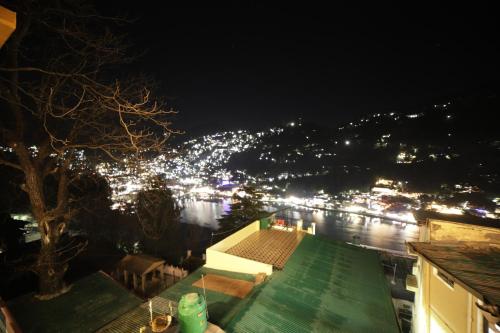Okružje, Aman The Lake Side Nainital in Nainital