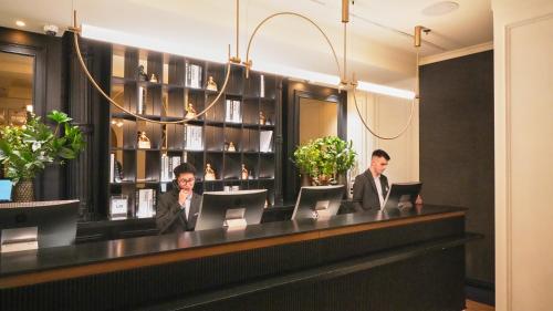 Hotel Regina near Plaza de la Puerta del Sol