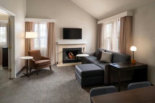 2 bedrooms, 3 beds