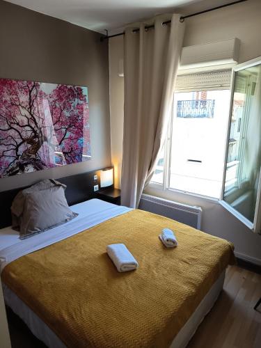 Hôtel De La Gare Périgueux (Hotel De La Gare Perigueux) in เปริเกอ