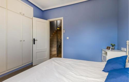 Beautiful Home In Santa Pola With Wifi - image 2