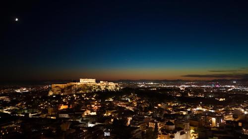 Parthenon and Syntagma square view apartment 2