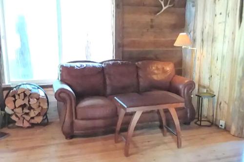 Serene Cabin Getaway with a Charcoal BBQ near Tahoe National Forest, California Serene Cabin Getaway with a Charcoal BBQ near Tahoe National Forest, California