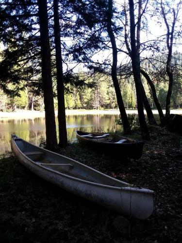 Serene Cabin Getaway with a Charcoal BBQ near Tahoe National Forest, California Serene Cabin Getaway with a Charcoal BBQ near Tahoe National Forest, California