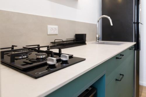 Κουζίνα, Lovely New Central Apartment 2 with Miklat in Μπεερ Σεβα