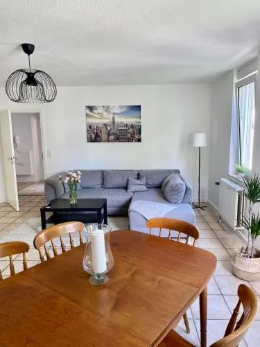 Spacious 3-Bed Apartment WiFi, Netflix, Self Check-in in Wuppertal, Deutschland