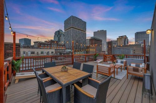 Lofts on 4th Penthouse, Sleeps 14, 2 units