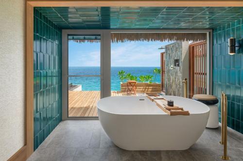One-Bedroom Villa with King and Sofa Bed image 1