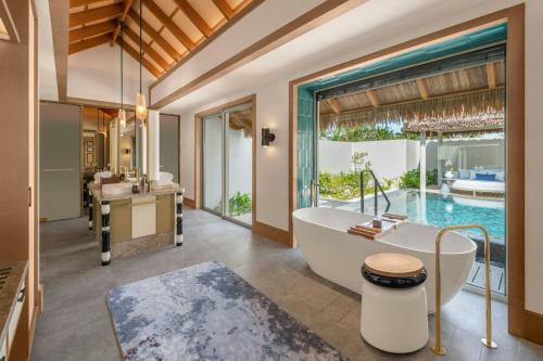 One-Bedroom Villa with One King and One Sofa Bed image 1