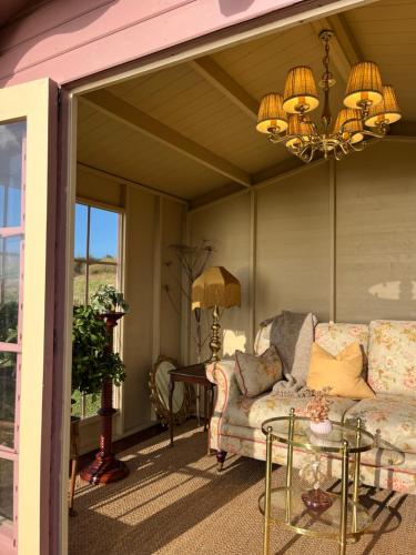 The Pink Cottage (Upstairs Suite) & Garden Room - Northern Ireland