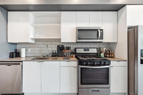 Designer 1bdr with Luxury Pool&Gym, FREE Parking, Los Angeles (fotografie 6)
