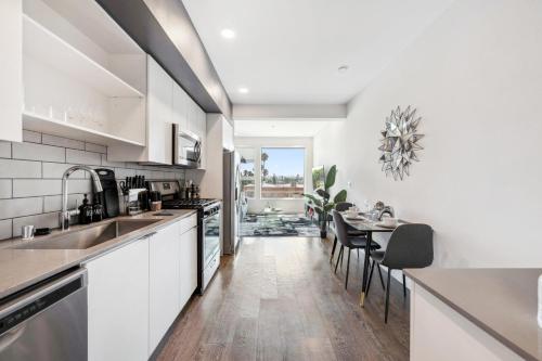 Designer 1bdr with Luxury Pool&Gym, FREE Parking, Los Angeles (fotografie 5)