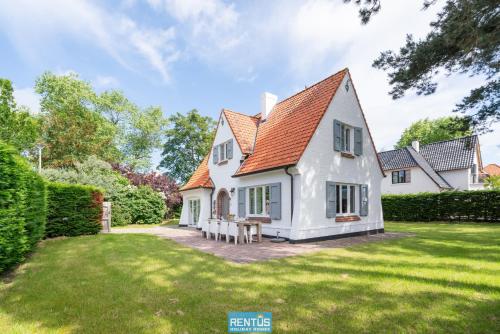 Villa De Mus - house with enclosed garden for 9 people, Nieuwpoort