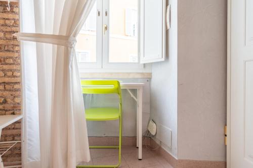 Secret Studio Retreat in the Heart of the Ghetto by Houseeds, Рим (фото 10)
