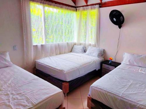 Casa piscina privada Melgar