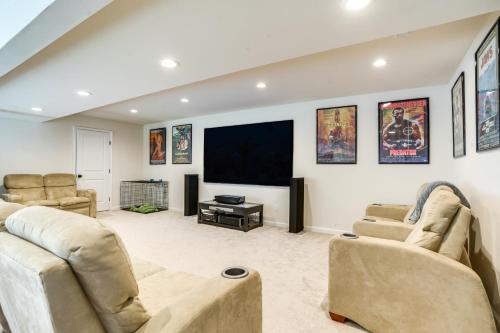 Near Lake Anna Gem with Saltwater Pool and Arcade! Near Lake Anna Gem with Saltwater Pool and Arcade!