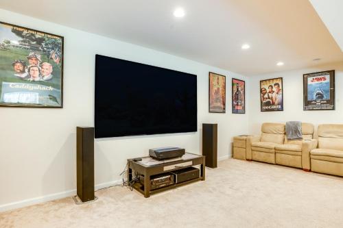 Near Lake Anna Gem with Saltwater Pool and Arcade! Near Lake Anna Gem with Saltwater Pool and Arcade!