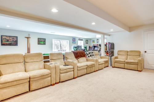 Near Lake Anna Gem with Saltwater Pool and Arcade! Near Lake Anna Gem with Saltwater Pool and Arcade!