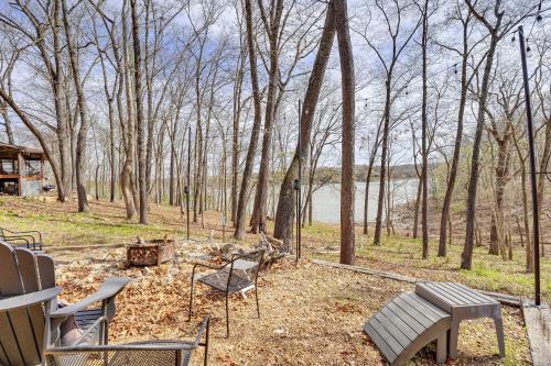 Table Rock Lake Home with Lake Access and Views in Golden, USA