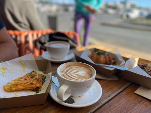 Palm Beach Retreat with Pool & BBQ