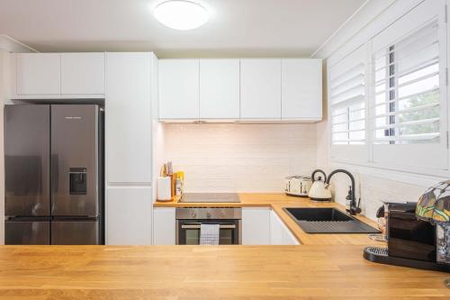 Palm Beach Retreat with Pool & BBQ