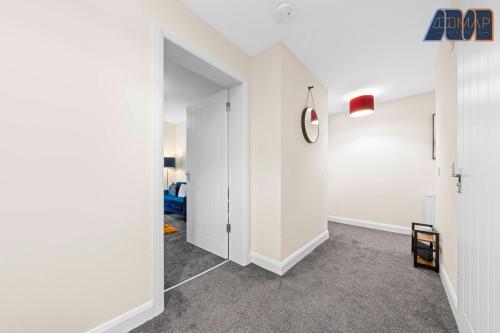 2 Bed Flat With Parking Sleeps 4 in Fife in Buckhaven
