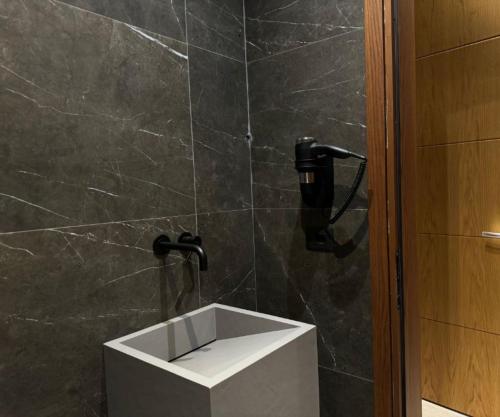 Area Hotel - image 5