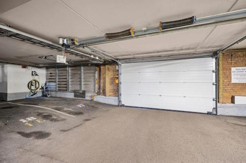 Modern 3 bedroom apartment - 4 minute walk from metro - top floor baclony view in Sagene